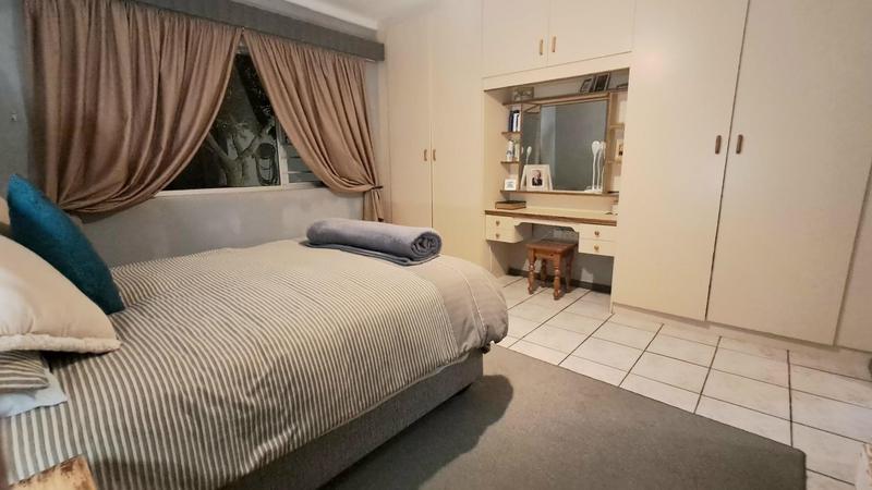 3 Bedroom Property for Sale in Britannia Bay Western Cape